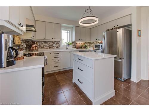 23 Barrett Avenue, Brantford, ON - Indoor Photo Showing Kitchen With Upgraded Kitchen