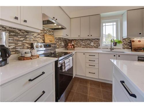 23 Barrett Avenue, Brantford, ON - Indoor Photo Showing Kitchen