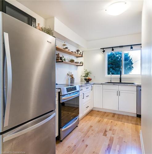 81-65 Dorchester Boulevard, St. Catharines, ON - Indoor Photo Showing Kitchen