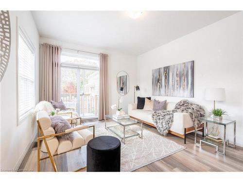 22 South Coast Circle, Crystal Beach, ON - Indoor Photo Showing Living Room