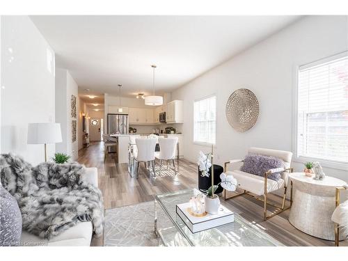 22 South Coast Circle, Crystal Beach, ON - Indoor Photo Showing Living Room