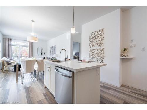 22 South Coast Circle, Crystal Beach, ON - Indoor Photo Showing Kitchen With Upgraded Kitchen