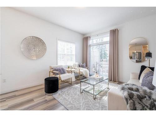 22 South Coast Circle, Crystal Beach, ON - Indoor Photo Showing Living Room