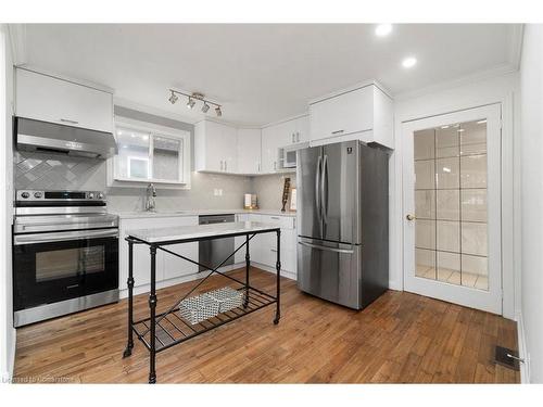 642 West 5Th Street, Hamilton, ON - Indoor Photo Showing Kitchen