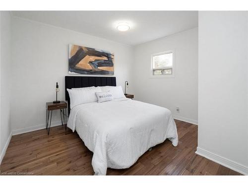 642 West 5Th Street, Hamilton, ON - Indoor Photo Showing Bedroom