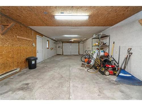 642 West 5Th Street, Hamilton, ON - Indoor Photo Showing Garage