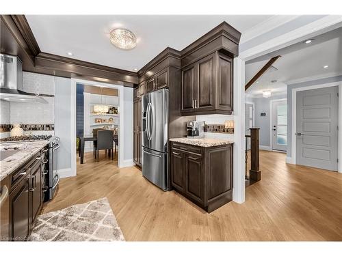 101 Boulding Avenue, Waterdown, ON - Indoor Photo Showing Kitchen