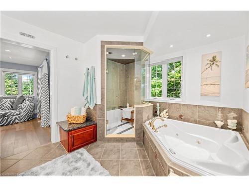 101 Boulding Avenue, Waterdown, ON - Indoor Photo Showing Bathroom