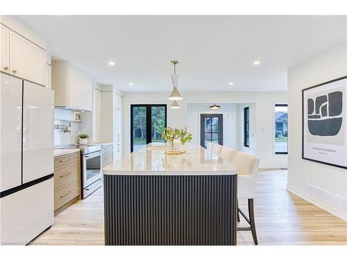 11 Nelles Road N, Grimsby, ON - Indoor Photo Showing Kitchen