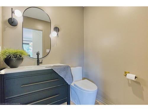 11 Nelles Road N, Grimsby, ON - Indoor Photo Showing Bathroom