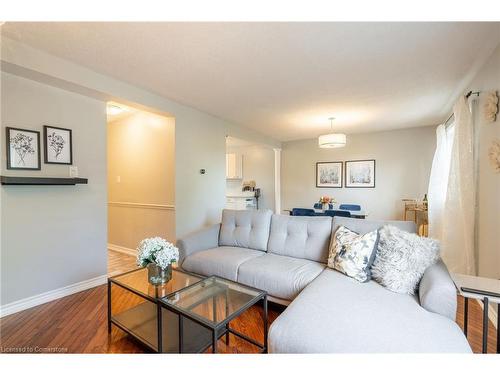 2259 Leominster Drive, Burlington, ON - Indoor Photo Showing Living Room