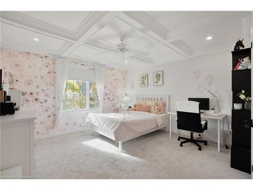 8360 English Church Road, Hamilton, ON - Indoor Photo Showing Bedroom