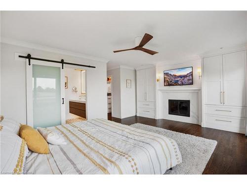 8360 English Church Road, Hamilton, ON - Indoor Photo Showing Bedroom