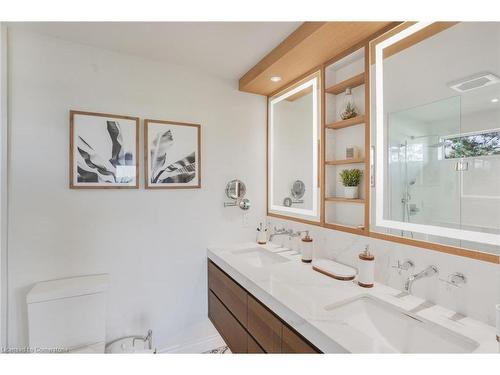 8360 English Church Road, Hamilton, ON - Indoor Photo Showing Bathroom