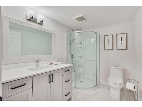 8360 English Church Road, Hamilton, ON - Indoor Photo Showing Bathroom