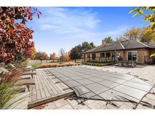 8360 English Church Road, Hamilton, ON - Outdoor