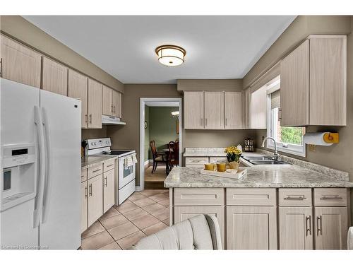 4489 Concord Place, Burlington, ON - Indoor Photo Showing Kitchen With Double Sink