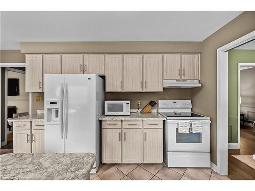 4489 Concord Place, Burlington, ON - Indoor Photo Showing Kitchen