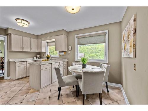 4489 Concord Place, Burlington, ON - Indoor Photo Showing Dining Room