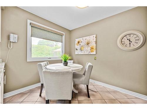 4489 Concord Place, Burlington, ON - Indoor Photo Showing Dining Room