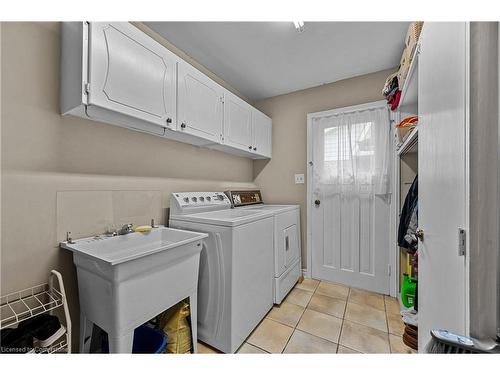 4489 Concord Place, Burlington, ON - Indoor Photo Showing Laundry Room