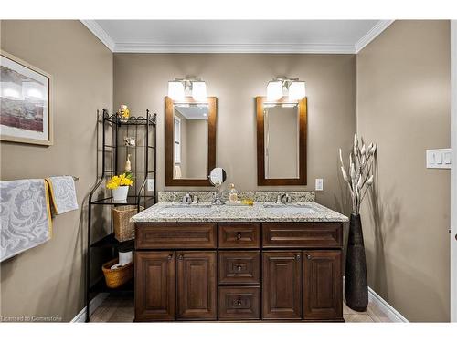 4489 Concord Place, Burlington, ON - Indoor Photo Showing Bathroom