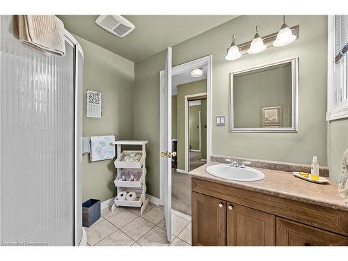 4489 Concord Place, Burlington, ON - Indoor Photo Showing Bathroom