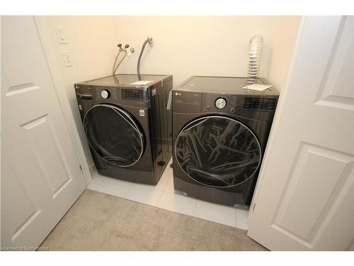 3954 Leonardo Street, Burlington, ON - Indoor Photo Showing Laundry Room