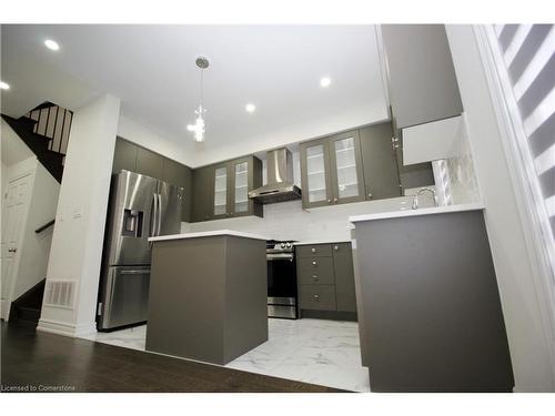 3954 Leonardo Street, Burlington, ON - Indoor Photo Showing Kitchen With Upgraded Kitchen