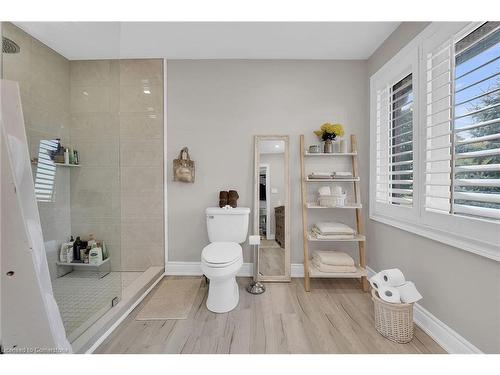 10 Vega Crescent, Stoney Creek, ON - Indoor Photo Showing Bathroom