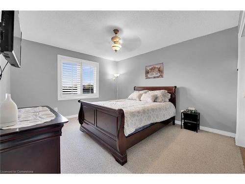 10 Vega Crescent, Stoney Creek, ON - Indoor Photo Showing Bedroom