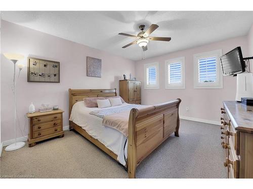 10 Vega Crescent, Stoney Creek, ON - Indoor Photo Showing Bedroom