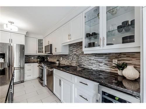 2 Aquasanta Crescent, Hamilton, ON - Indoor Photo Showing Kitchen With Stainless Steel Kitchen With Upgraded Kitchen