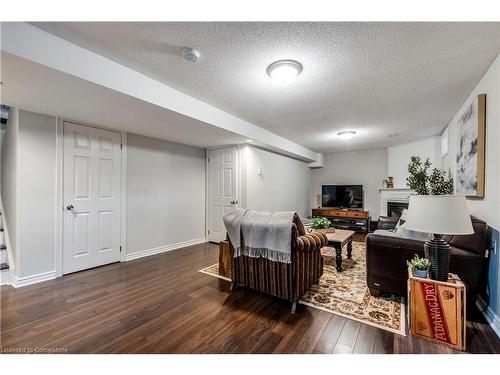 2 Aquasanta Crescent, Hamilton, ON - Indoor Photo Showing Other Room