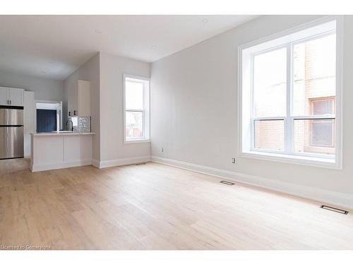 50 Erie Avenue, Hamilton, ON - Indoor Photo Showing Kitchen