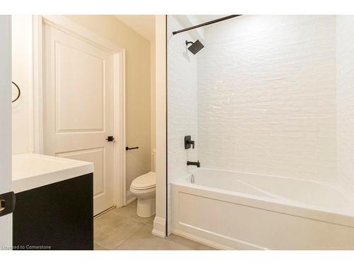 50 Erie Avenue, Hamilton, ON - Indoor Photo Showing Bathroom