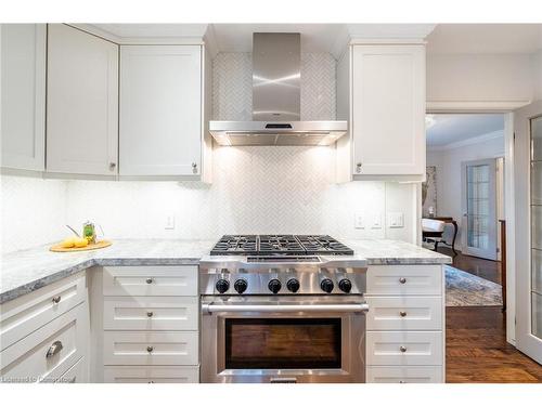 4306 Lakeshore Road, Burlington, ON - Indoor Photo Showing Kitchen With Upgraded Kitchen