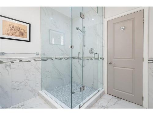 4306 Lakeshore Road, Burlington, ON - Indoor Photo Showing Bathroom