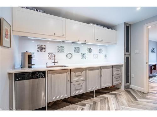 4306 Lakeshore Road, Burlington, ON - Indoor Photo Showing Kitchen