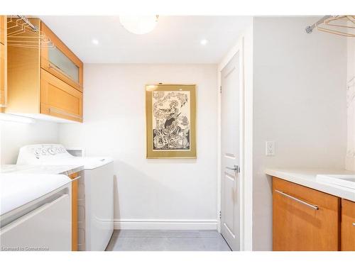 4306 Lakeshore Road, Burlington, ON - Indoor Photo Showing Laundry Room