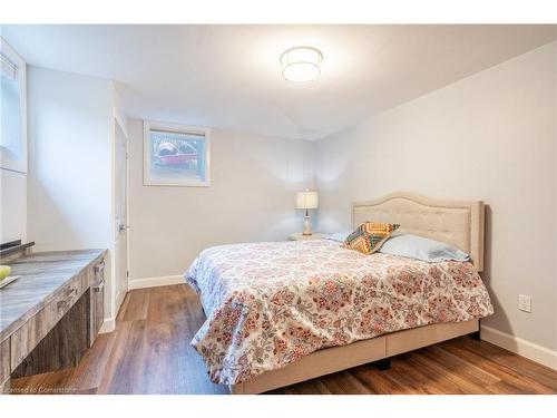 4306 Lakeshore Road, Burlington, ON - Indoor Photo Showing Bedroom