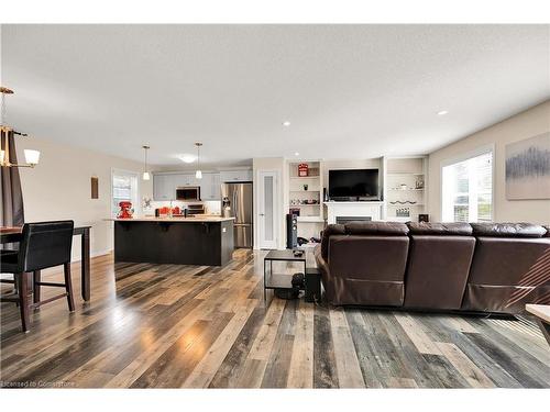 2 Kendell Lane, Ingersoll, ON - Indoor Photo Showing Living Room