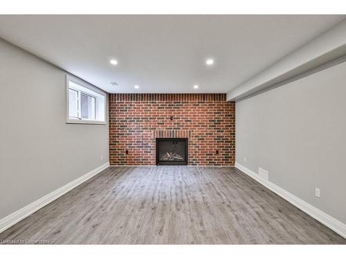 72 Harmonious Drive, Fenelon Falls, ON - Indoor Photo Showing Living Room With Fireplace