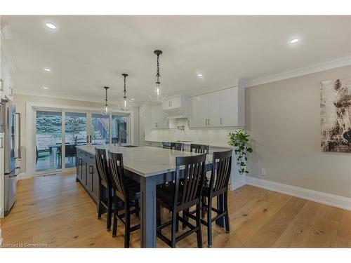 155 Grove Park Drive, Burlington, ON - Indoor Photo Showing Dining Room