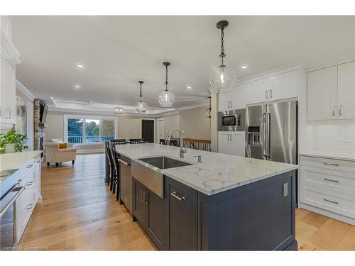 155 Grove Park Drive, Burlington, ON - Indoor Photo Showing Kitchen With Upgraded Kitchen