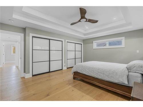 155 Grove Park Drive, Burlington, ON - Indoor Photo Showing Bedroom