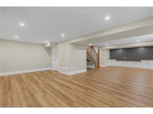 155 Grove Park Drive, Burlington, ON - Indoor Photo Showing Other Room