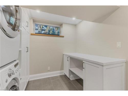 155 Grove Park Drive, Burlington, ON - Indoor Photo Showing Laundry Room