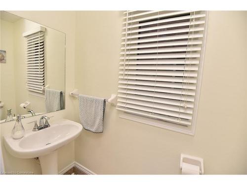 670 Lott Crescent, Milton, ON - Indoor Photo Showing Bathroom