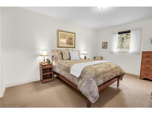 41-10 Wentworth Drive, Grimsby, ON - Indoor Photo Showing Bedroom